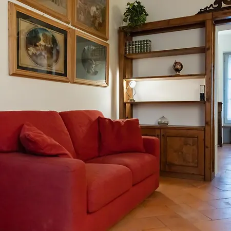 La Corte Di Emily Ap. 1 * Milano